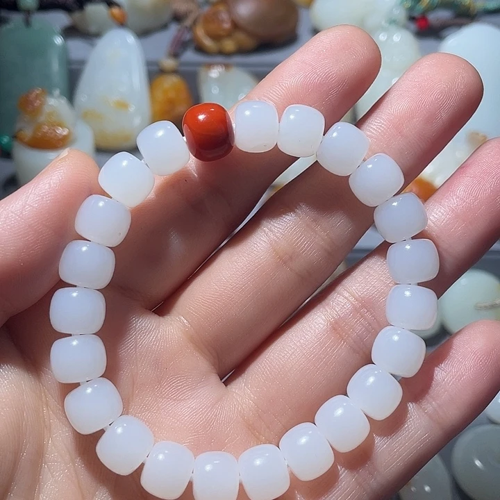 旅***途和田玉未镶嵌颈饰