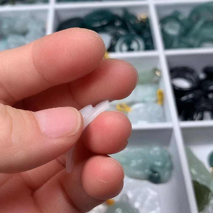 魔***王未镶嵌挂件翡翠挂件
