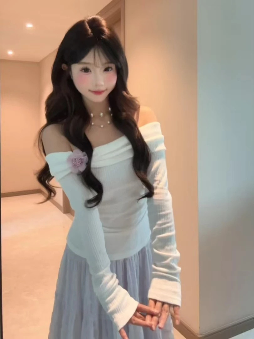 法式温柔风甜美一字肩长袖t恤女秋季小个子纯欲独特漂亮露肩上衣