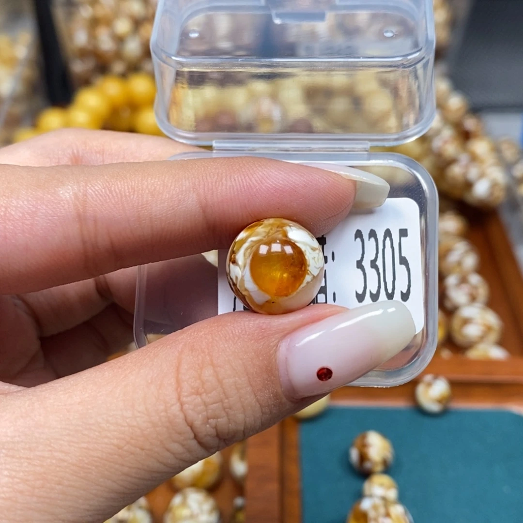 蜜蜡未镶嵌珠宝奇石3305