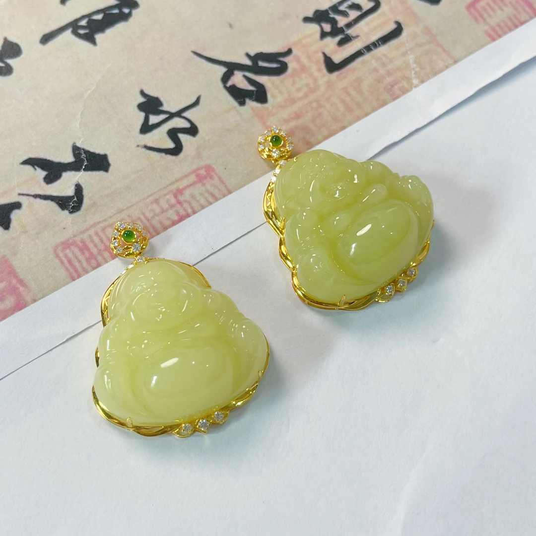 【小宝珠宝】6 T87409-18k金镶嵌和田玉吊坠-多样性发一件-29x29mm