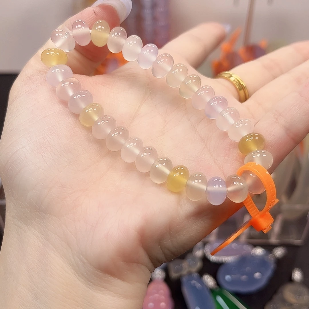 敏****玛瑙/玉髓未镶嵌颈饰