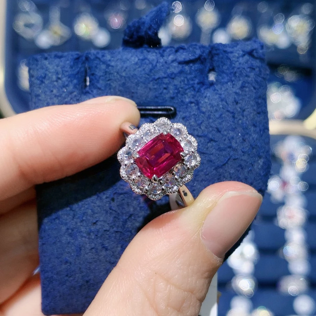 【闪购商品】铂Pt900镶嵌戒指尖晶石【孤品清货】花朵戒指