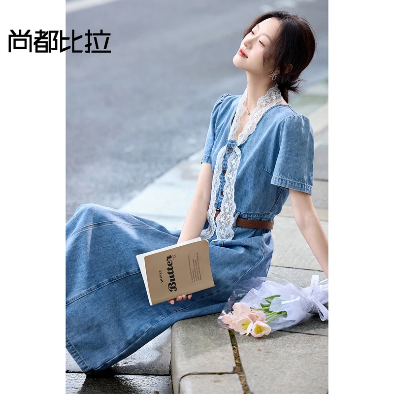 尚都比拉【蕾丝飘带领】都市通勤蕾丝飘带领棉牛仔连衣裙H0098