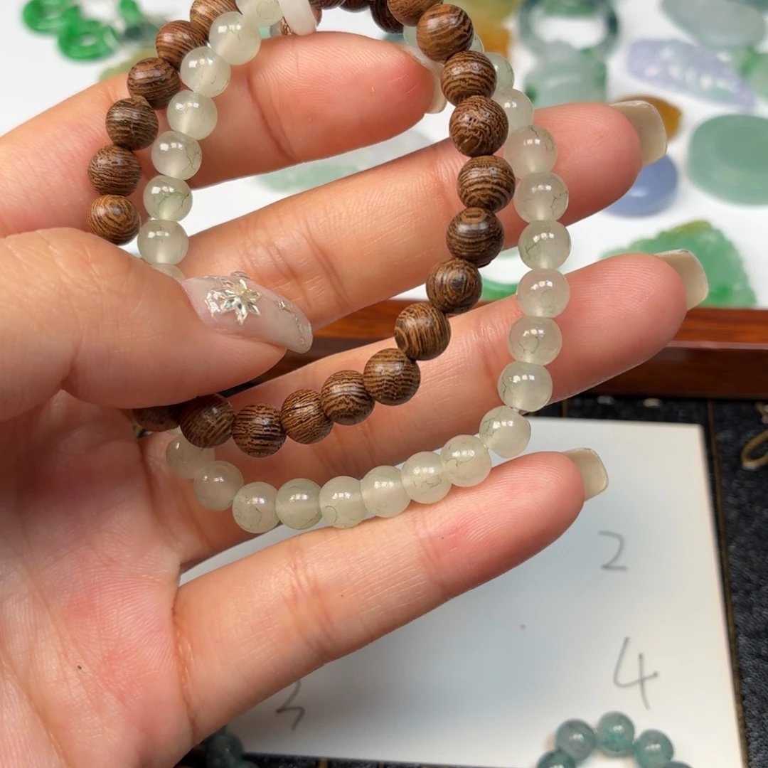 晓***莲翡翠未镶嵌颈饰福利
