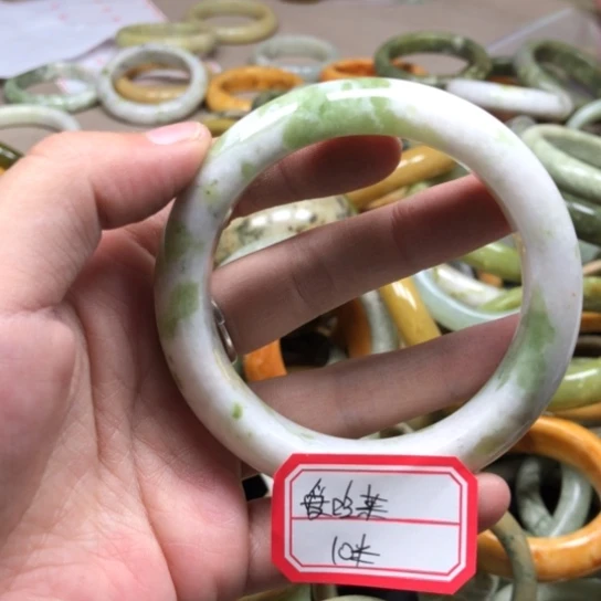 未镶嵌蛇纹石玉手镯爱*菜