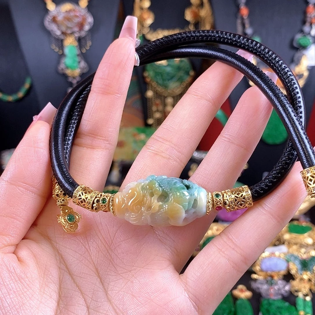 翡翠未镶嵌颈饰吊坠