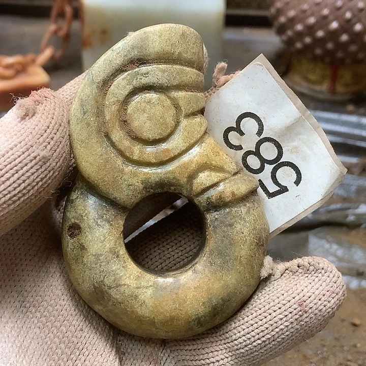 未镶嵌和田玉挂件