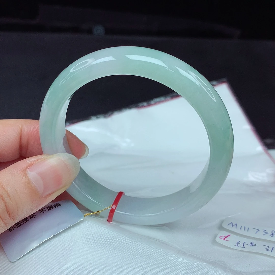 翡翠手镯未镶嵌55圈738