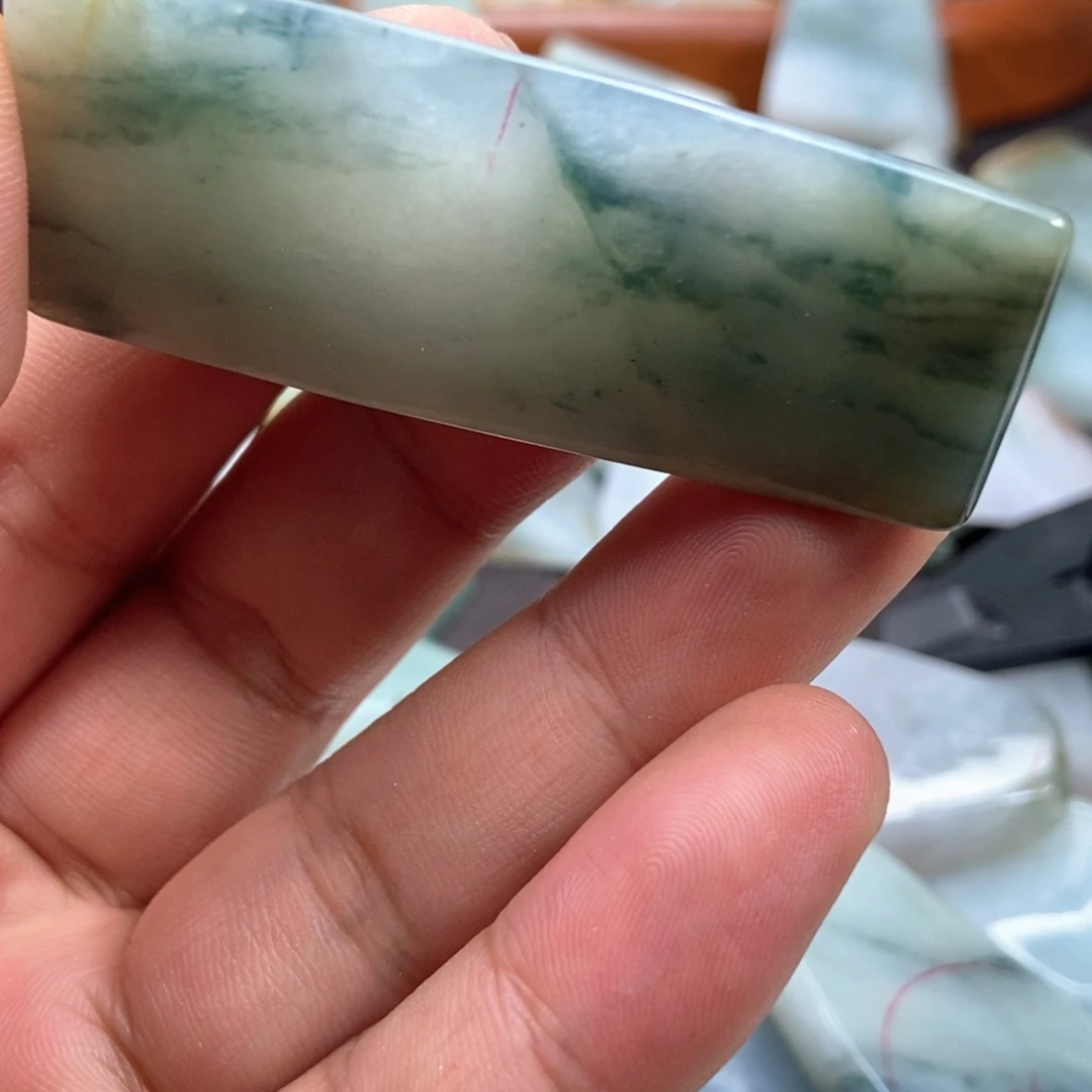 颈饰未镶嵌翡翠料子