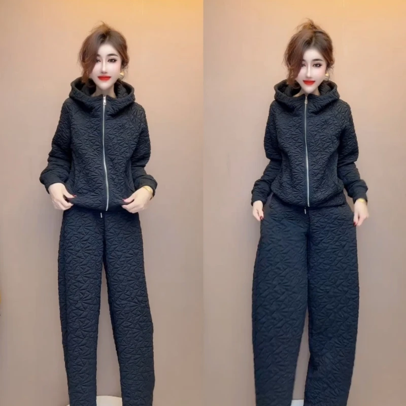 街头风连帽保暖外套搭配休闲裤时尚套装