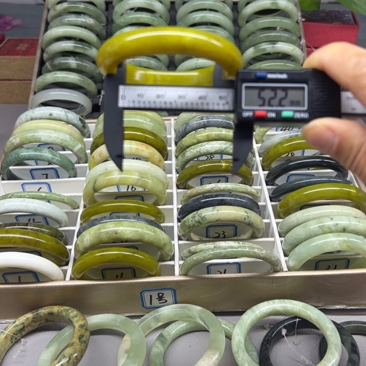 蛇纹石玉未镶嵌手镯6