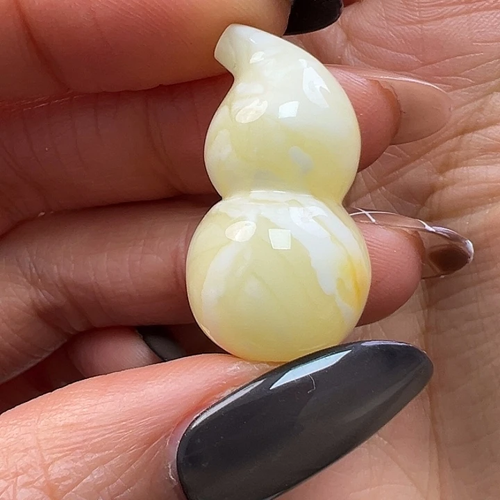 蜜蜡未镶嵌珠宝奇石