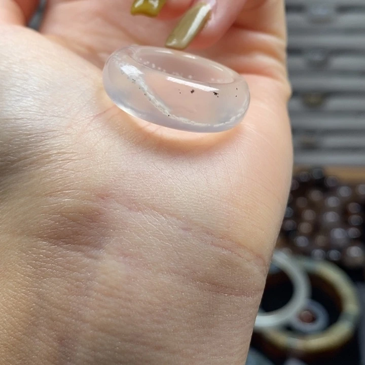 玛瑙/玉髓未镶嵌戒圈18+卡码慎拍