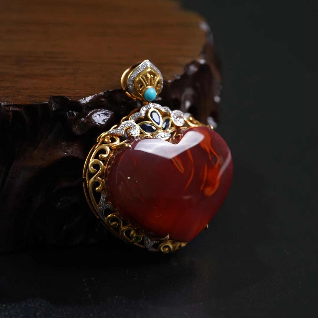 【凤鸣珠宝】 天然南红原矿典藏级18K金镶嵌心形吊坠 D-700心心相印