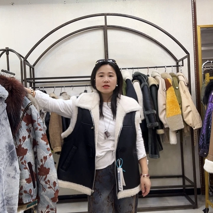 真皮皮衣皮毛一体马甲140斤以内备注身高体重