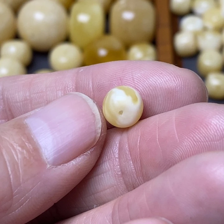 蜜蜡琥珀画未镶嵌天***錿