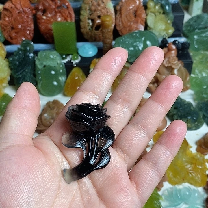 未镶嵌蛇纹石玉颈饰柠*