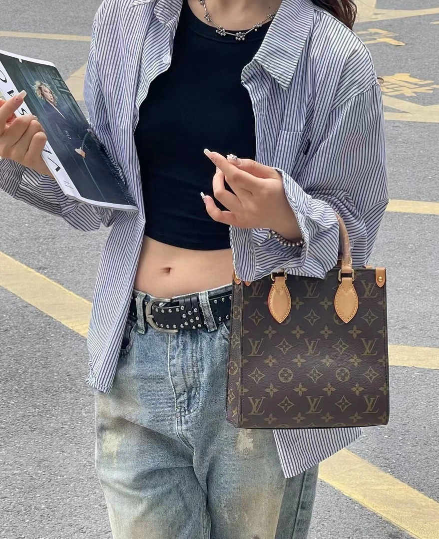 95新 LouisVuitton/路易威登 琴谱bb 老花/98新/优选