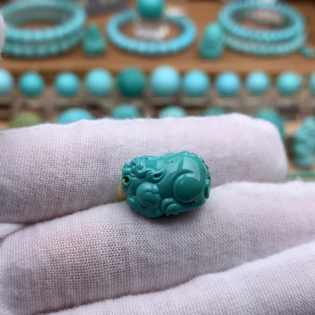 绿松石未镶嵌珠宝奇石