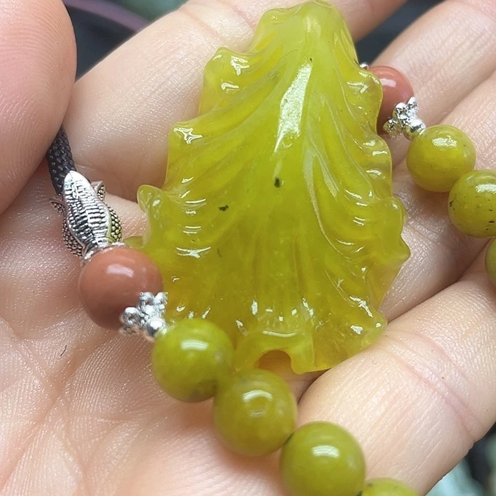 未镶嵌蛇纹石玉颈饰月*.