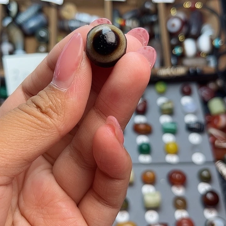玛瑙/玉髓未镶嵌珠宝半成品佛*