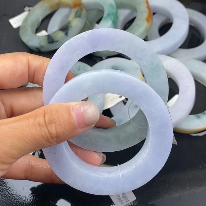 萱***洳定制翡翠未镶嵌翡翠手镯
