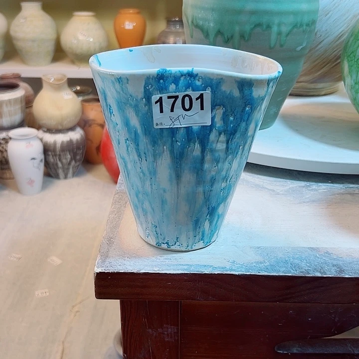 W***、陶瓷精品口16，12，高19，1701