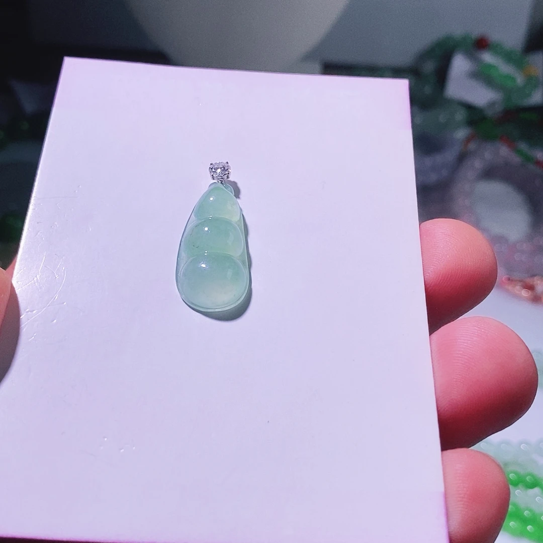 定制翡翠未镶嵌天然翡翠A货