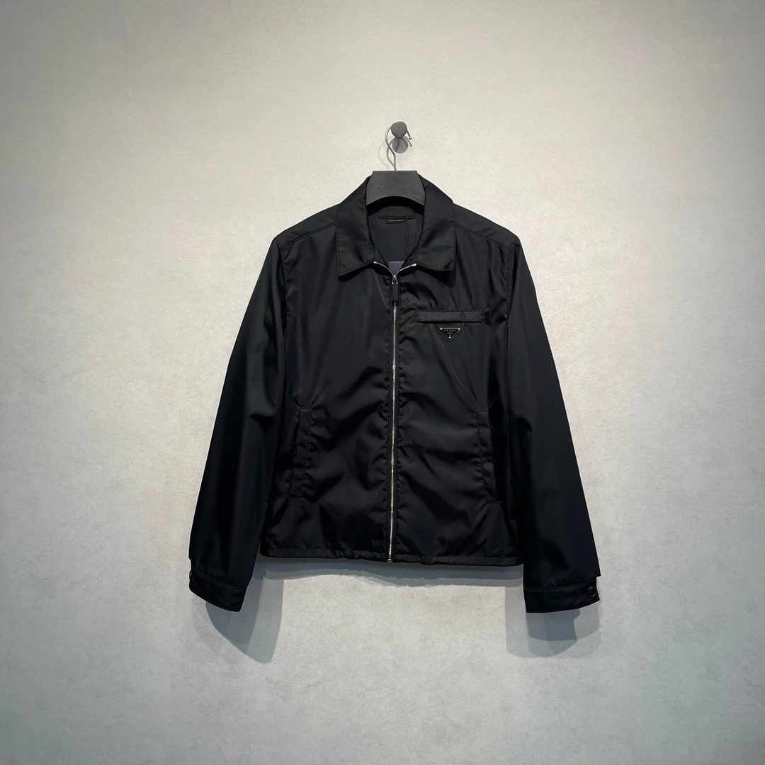 未使用 Prada/普拉达 Prada 普拉达 经典三角徽标夹克外套/50码