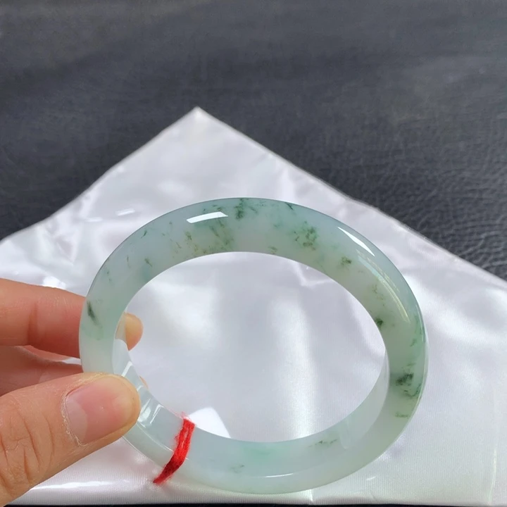 翡翠未镶嵌手镯58圈