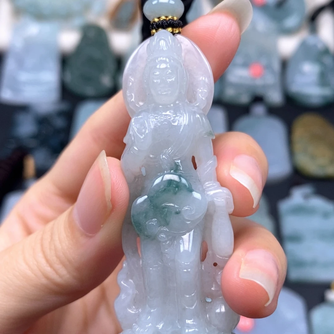 翡翠未镶嵌颈饰站观音