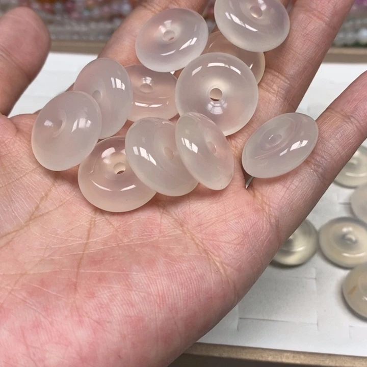 玛瑙/玉髓未镶嵌颈饰5个平安扣