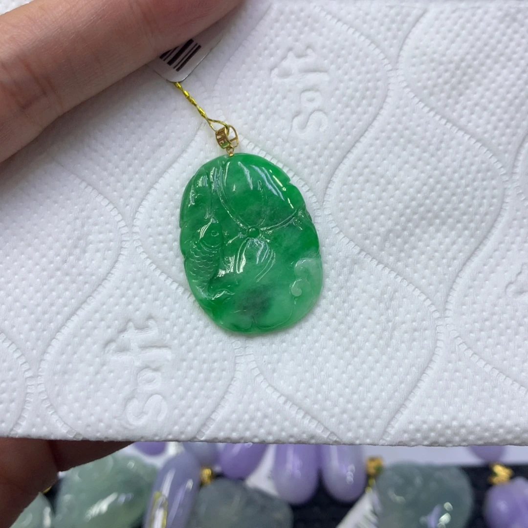 翡翠18K金镶嵌颈饰翡翠