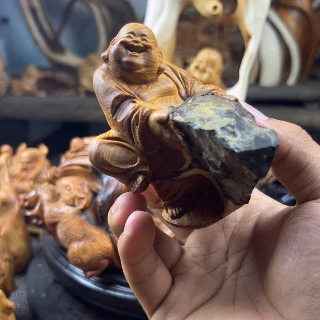 柏木（崖柏）抱石崖柏弥勒