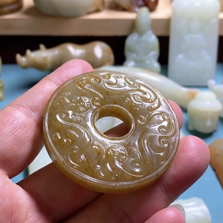 和田玉未镶嵌挂件阿*丁