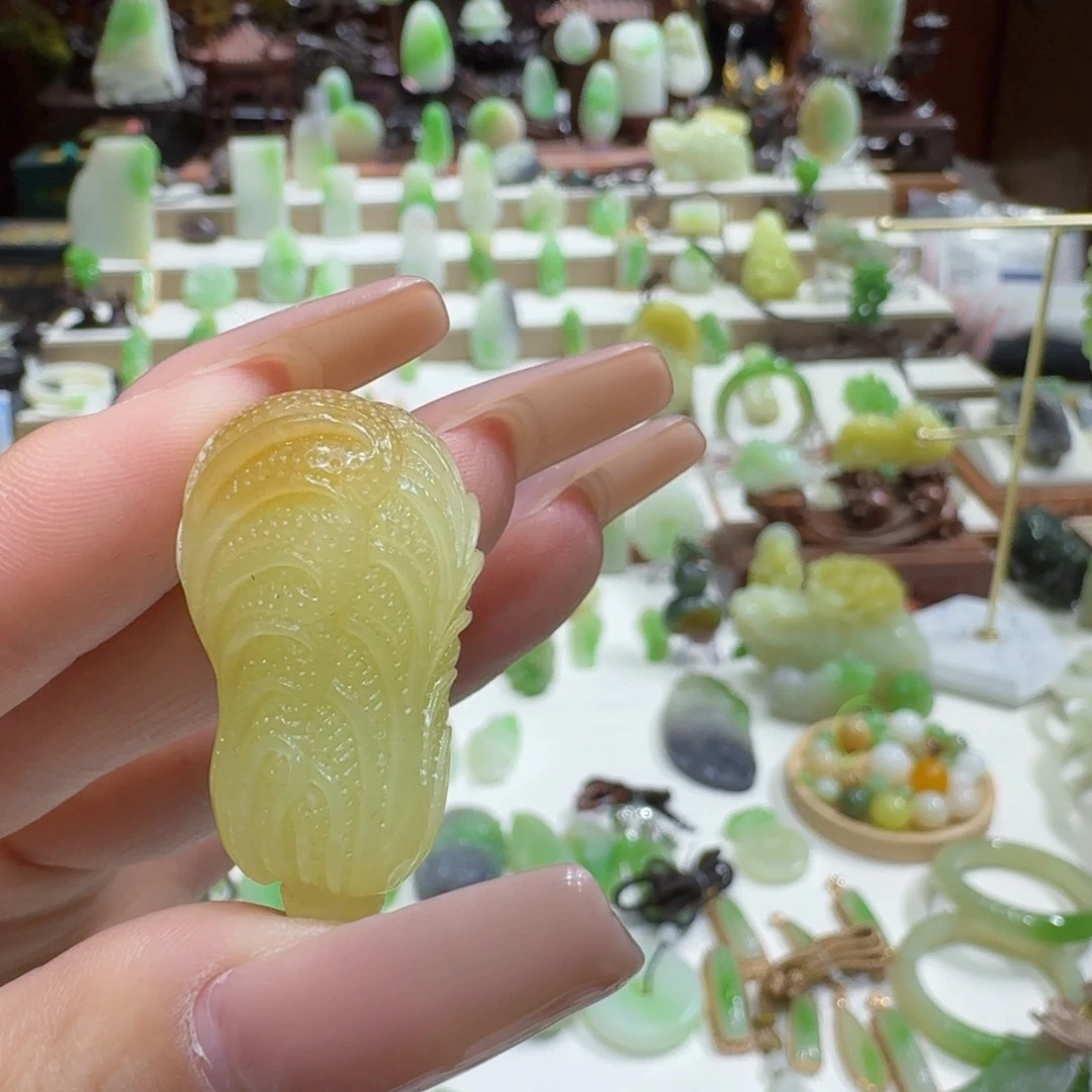 和田玉（黄玉）未镶嵌颈饰