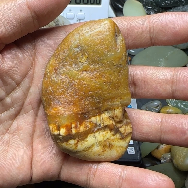 颈饰未镶嵌和田玉（子料）小*弟