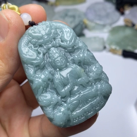 翡翠未镶嵌颈饰翡翠