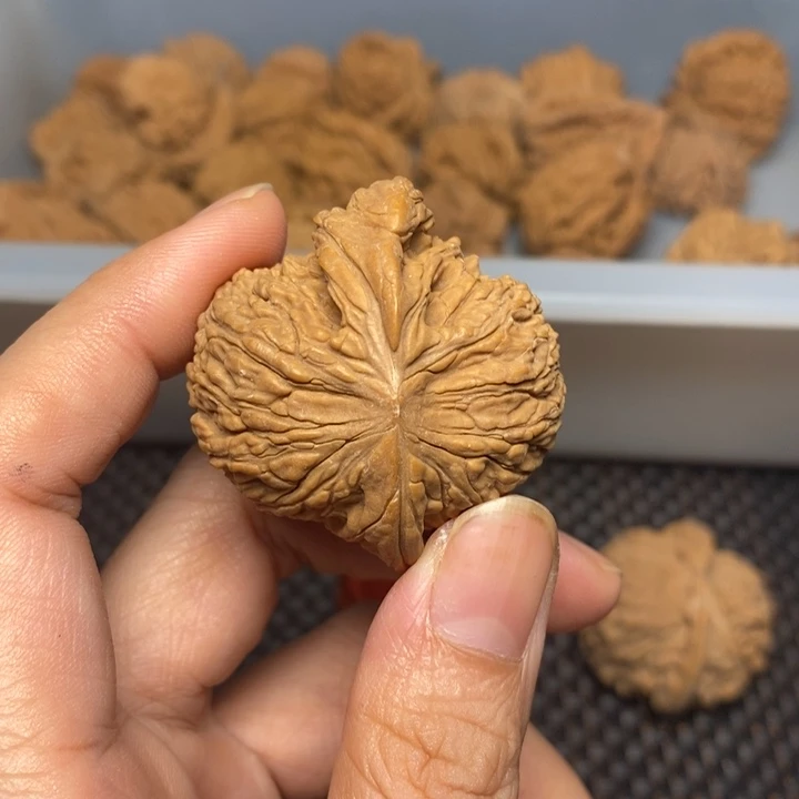 挪***林吊坠文玩核桃文玩核桃异形单只