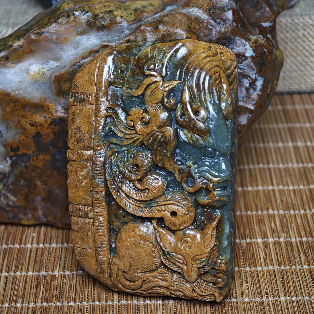 天然河磨玉椴树林龙凤呈祥手把件(出河磨玉鉴定证书)