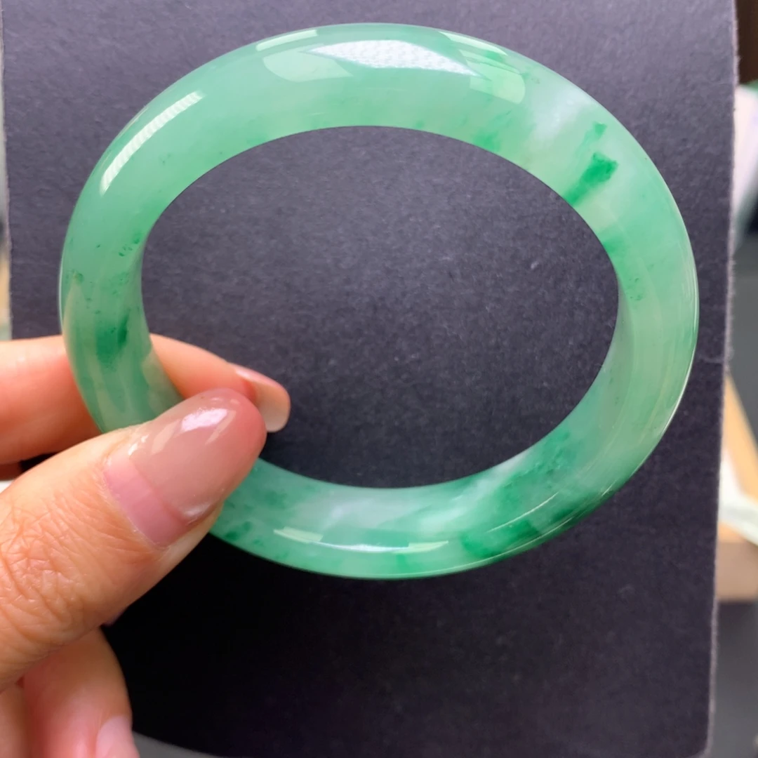 石英质玉（非洲翠）未镶嵌手镯