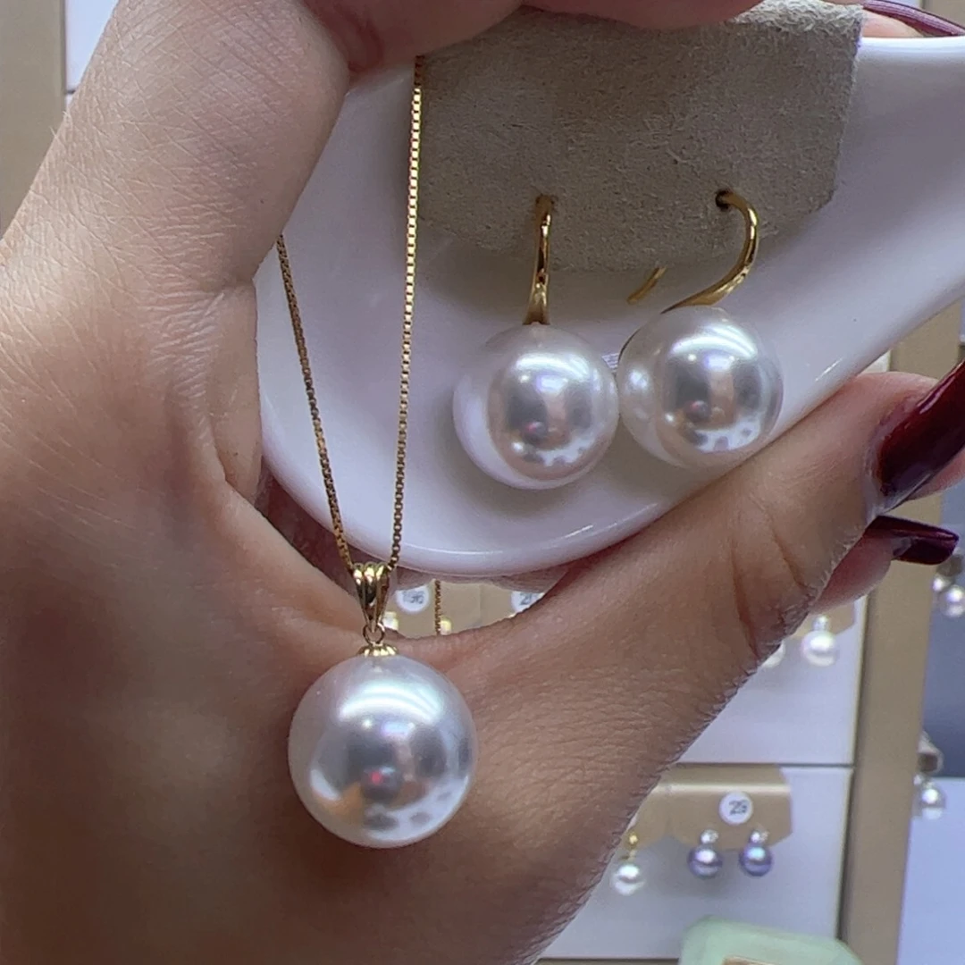 淡水珍珠颈饰18K金镶嵌