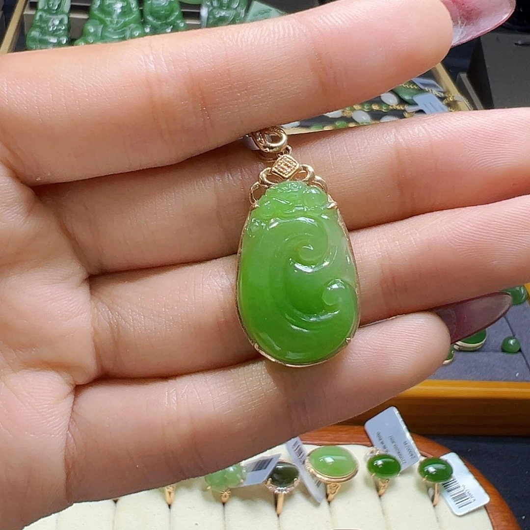 和田玉18K金镶嵌吊坠(赠链)