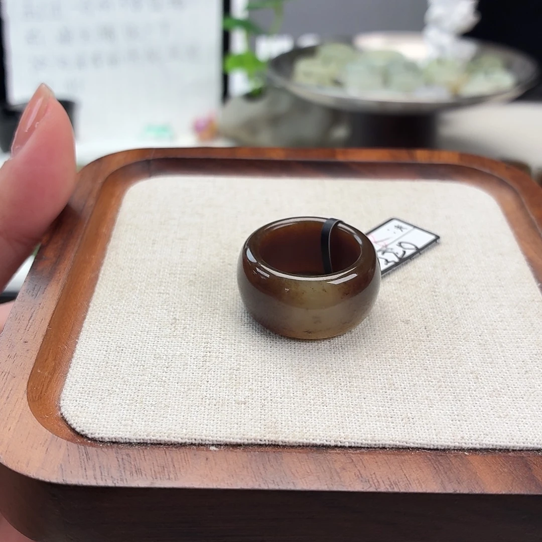 未镶嵌戒圈和田玉F17一口奶咖糖墩墩18.3不退换