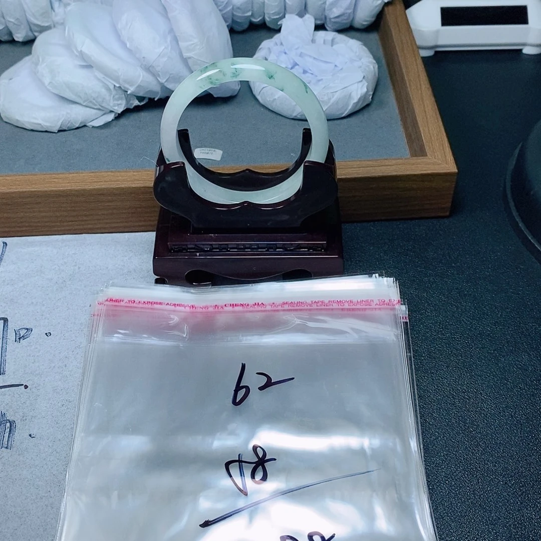 非金属时尚手镯飘花