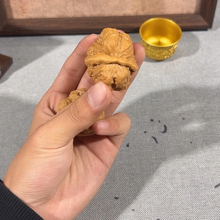 峰****文玩核桃吊坠文玩核桃