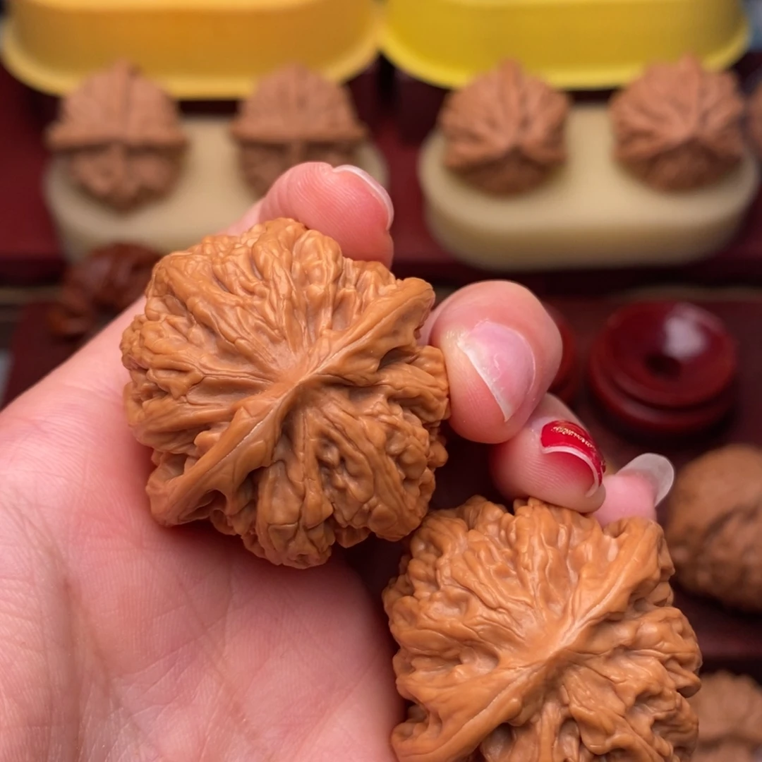 把件桃核九龙37，……