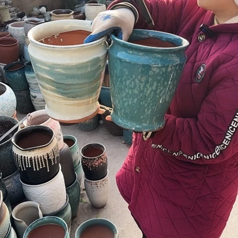 口18高23瑕疵盆子。