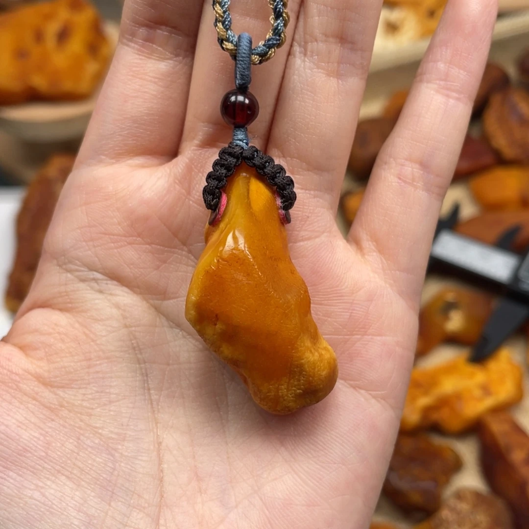 琥珀未镶嵌珠宝奇石